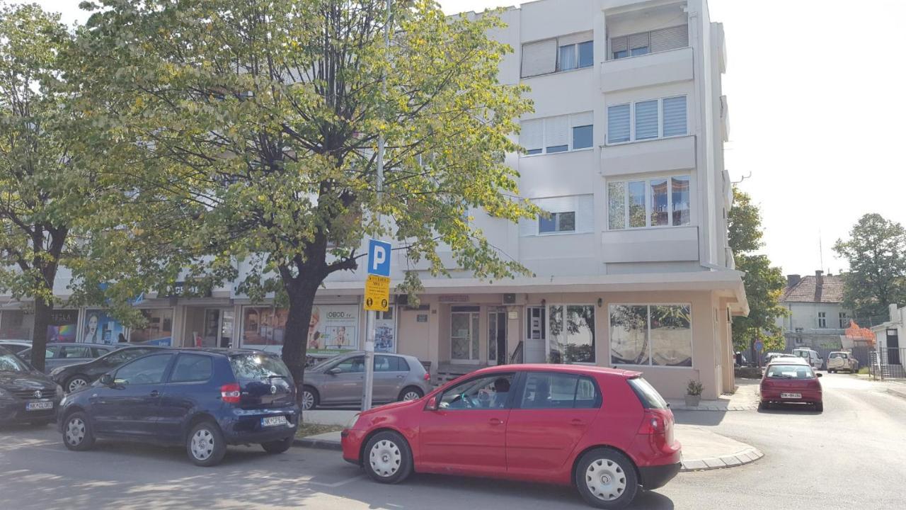 Apartmani Bonaca U Centru Niksica Exterior foto
